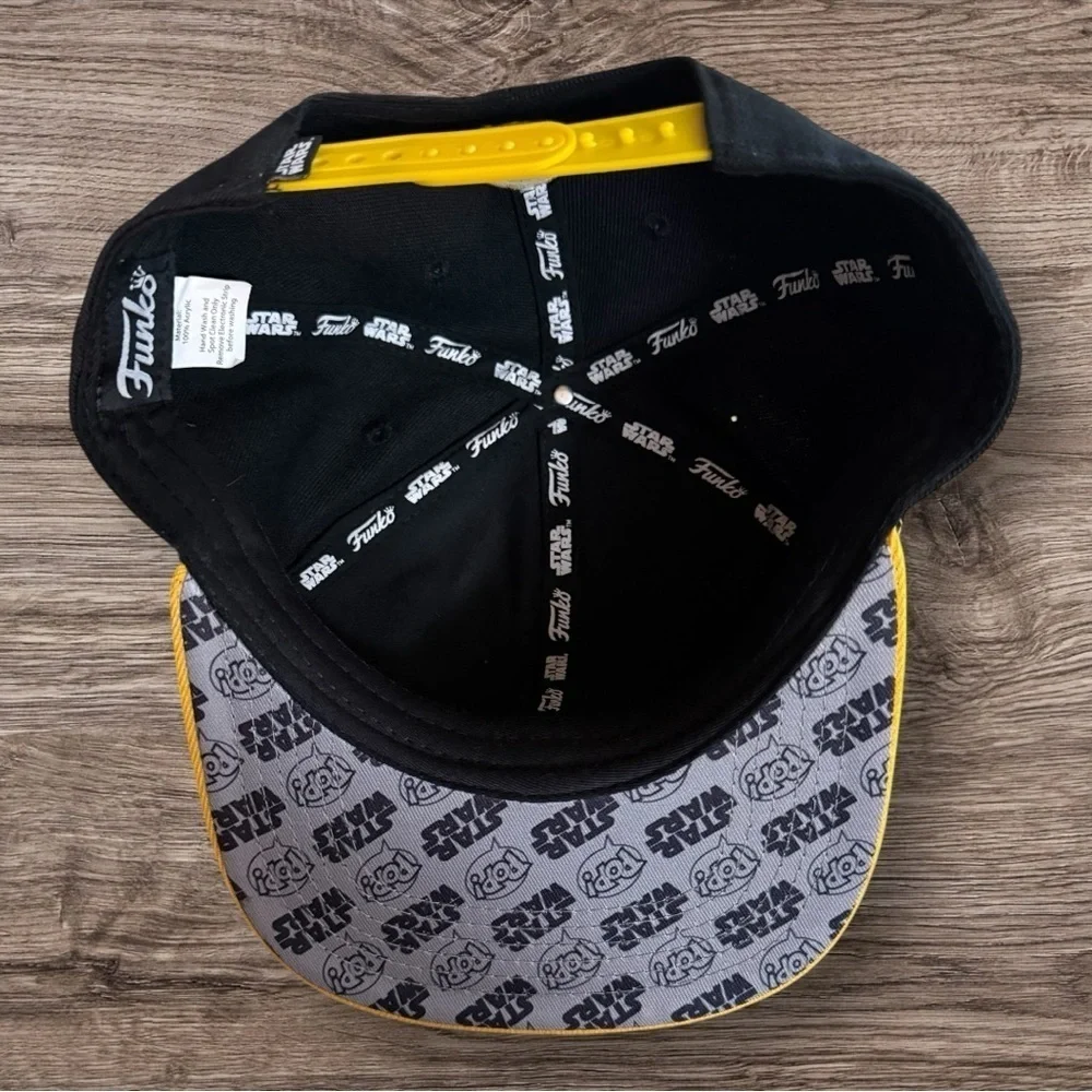 Funko Star Wars The Force Awakens Programmed for Etiquette Hat - New!